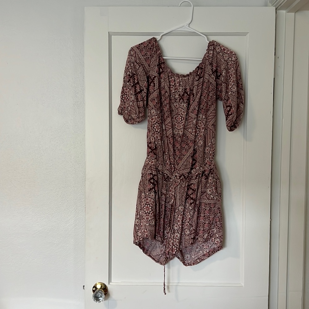 Samantha Dru Anthropologie romper size L. Can be worn off the shoulders.
